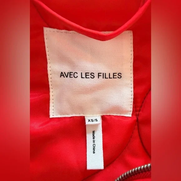 Quilted Tie-Front Sleeveless Vest in Vibrant Red - Picture 4 of 6